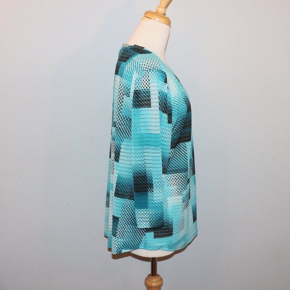 Chico's Easy Wear Size 2 Large Shades of Blue Shirt Top EUC - Picture 3 of 5